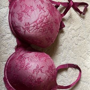 Victoria Secret Lace Bra - 38DD